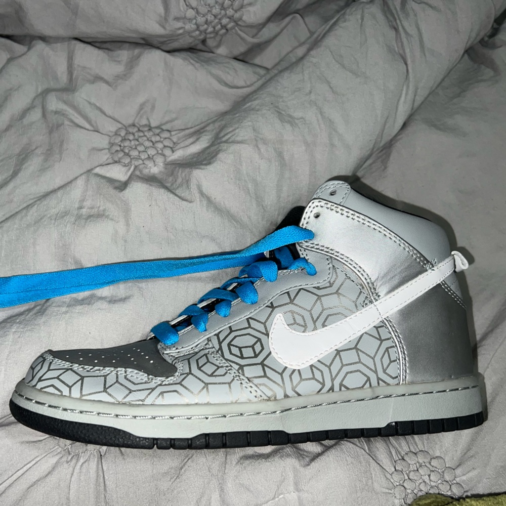 Women’s High Top Nike Dunk *Rare Find*